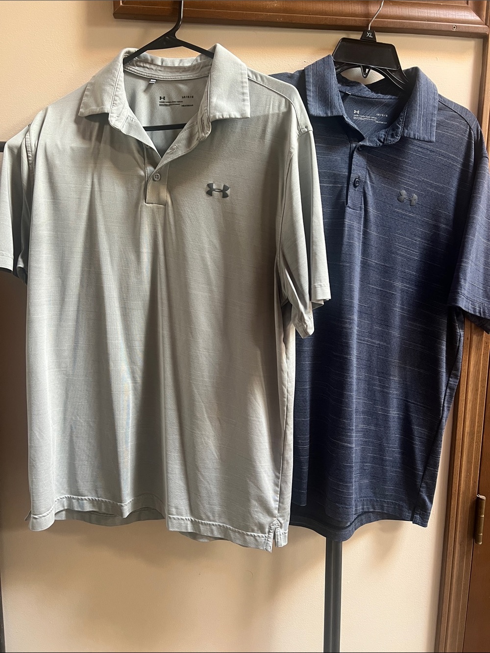 Large Under Armour Men's Polo - Light Gray & Navy